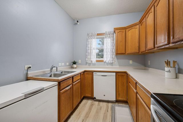 1612 68th Lane N, Brooklyn Center, MN 55430