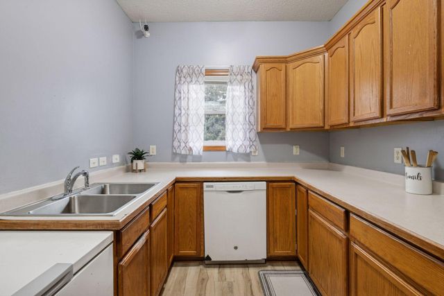 1612 68th Lane N, Brooklyn Center, MN 55430