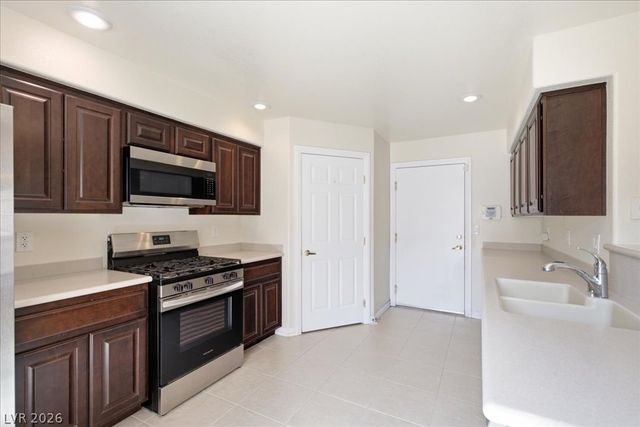 9344 Field Thistle Avenue, Las Vegas, NV 89149