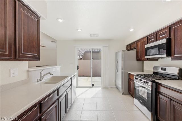 9344 Field Thistle Avenue, Las Vegas, NV 89149