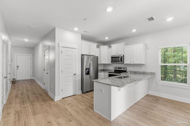 1455 Iroquois Ct, Pensacola, FL 32534