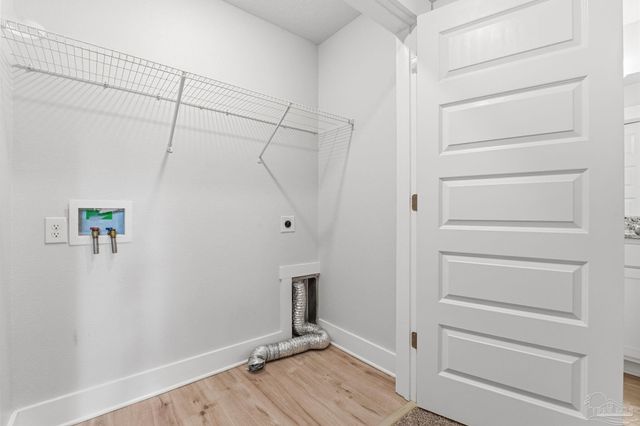 1455 Iroquois Ct, Pensacola, FL 32534