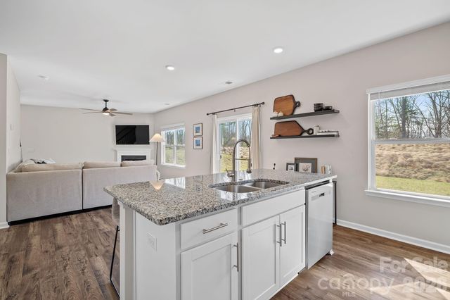 132 Ridgeview Lane, Mars Hill, NC 28754