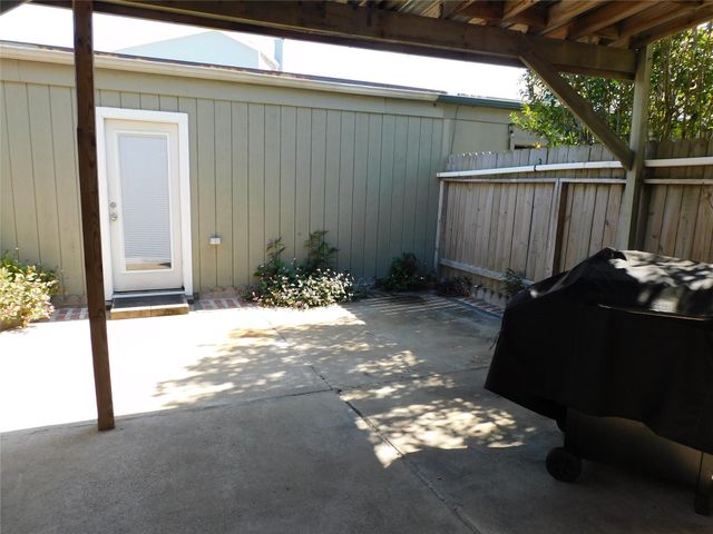 414 1st Street, Galveston, TX 77550