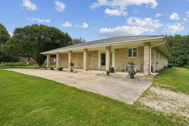 305 Worth Street, Lamont, IA 50650