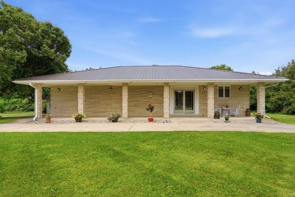 305 Worth Street, Lamont, IA 50650