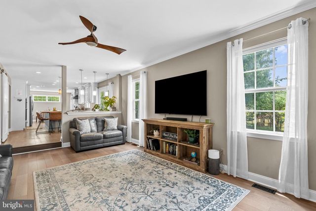 2 SUTTON CT, Newtown, PA 18940