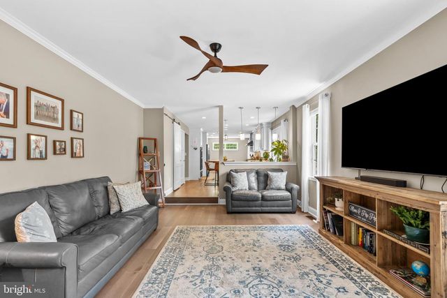 2 SUTTON CT, Newtown, PA 18940