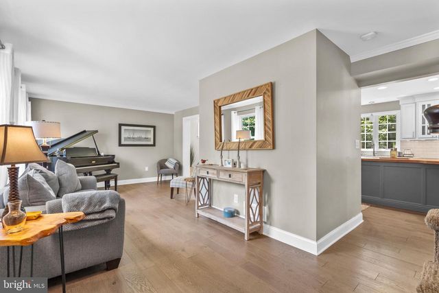 2 SUTTON CT, Newtown, PA 18940