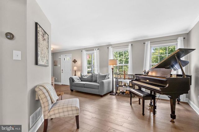 2 SUTTON CT, Newtown, PA 18940