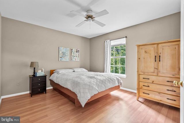 2 SUTTON CT, Newtown, PA 18940