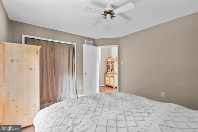 2 SUTTON CT, Newtown, PA 18940