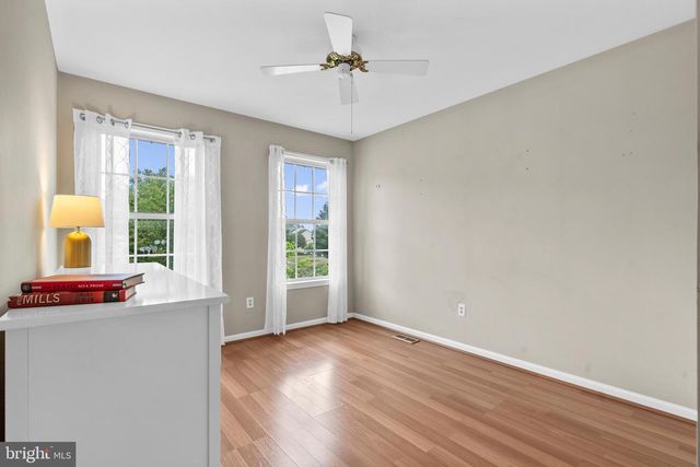 2 SUTTON CT, Newtown, PA 18940