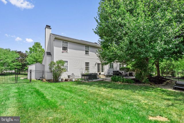 2 SUTTON CT, Newtown, PA 18940