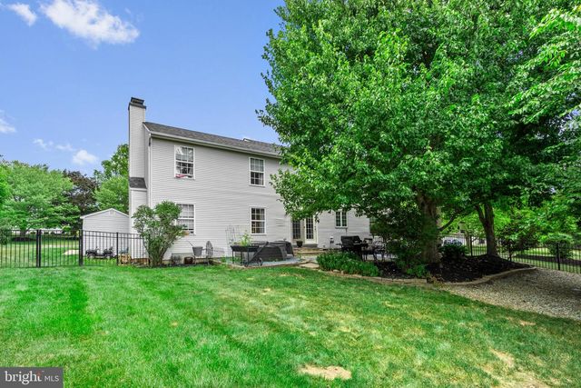 2 SUTTON CT, Newtown, PA 18940