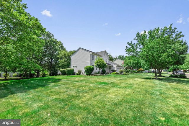2 SUTTON CT, Newtown, PA 18940