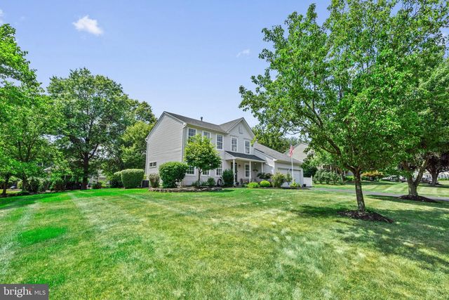 2 SUTTON CT, Newtown, PA 18940