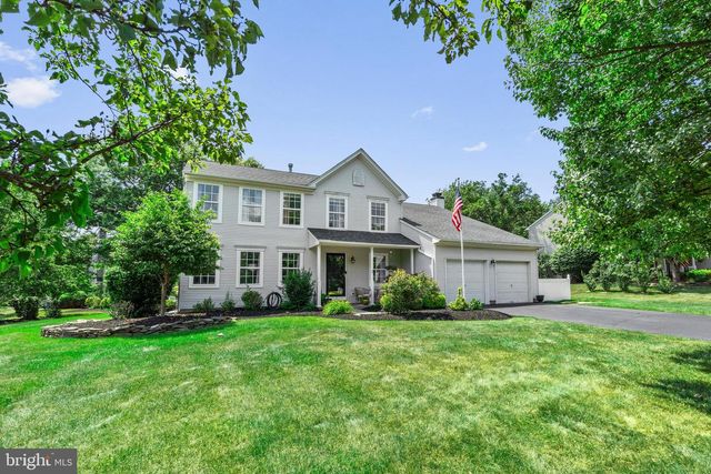 2 SUTTON CT, Newtown, PA 18940