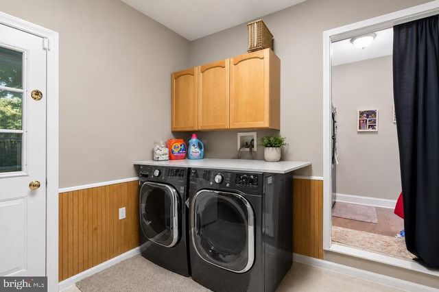 2 SUTTON CT, Newtown, PA 18940