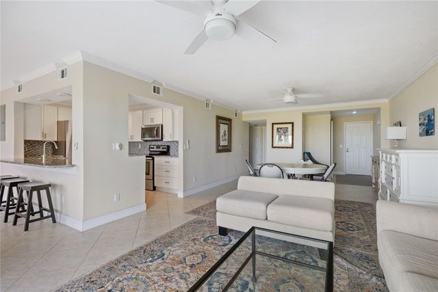 1700 Ocean Drive 204, Vero Beach, FL 32963