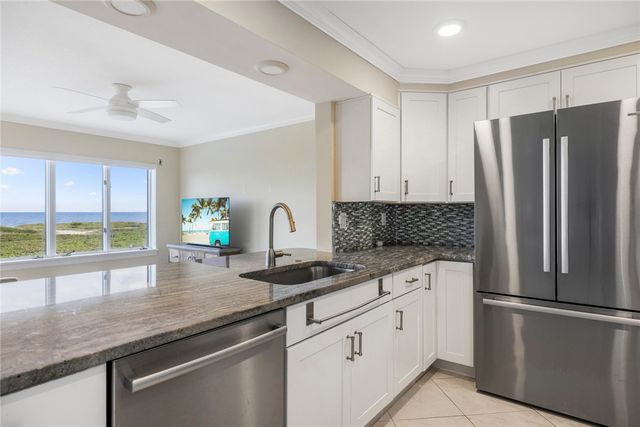 1700 Ocean Drive 204, Vero Beach, FL 32963