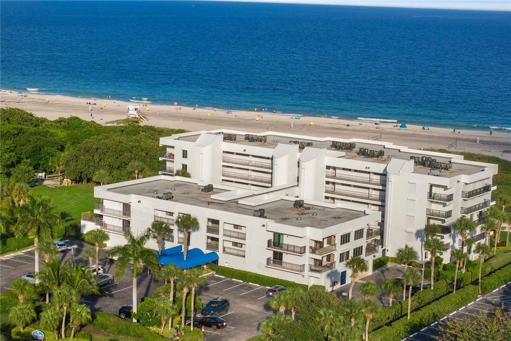 1700 Ocean Drive 204, Vero Beach, FL 32963