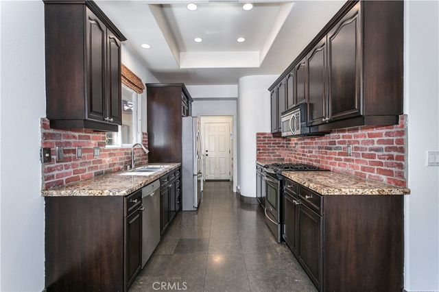 1175 Corte Riviera, Camarillo, CA 93010