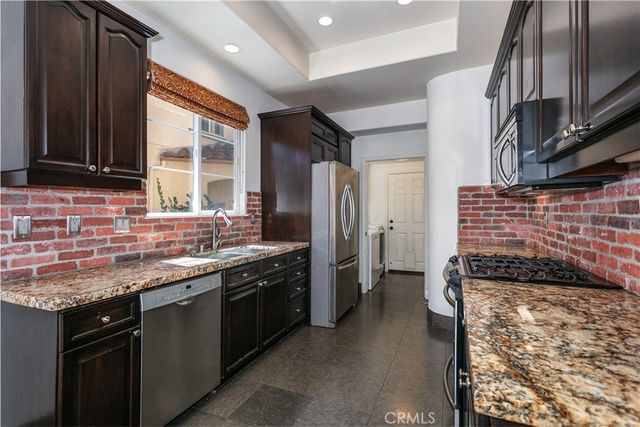 1175 Corte Riviera, Camarillo, CA 93010