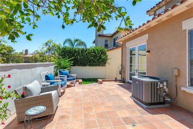 1175 Corte Riviera, Camarillo, CA 93010