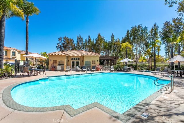 1175 Corte Riviera, Camarillo, CA 93010