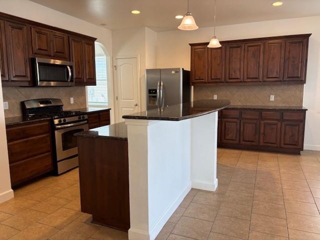 183 Blossom Valley STRM, Buda, TX 78610