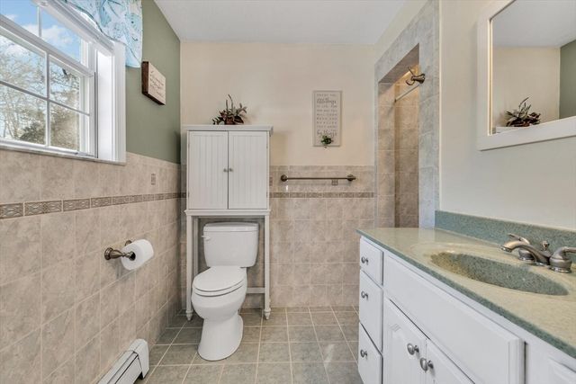 3 Mcnamara Ave, Yarmouth, MA 02673