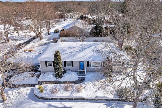 3 Mcnamara Ave, Yarmouth, MA 02673