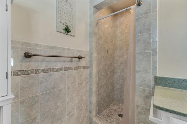 3 Mcnamara Ave, Yarmouth, MA 02673