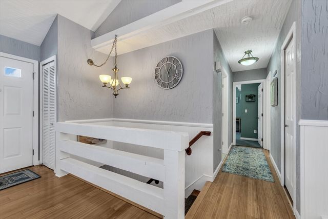 3 Mcnamara Ave, Yarmouth, MA 02673