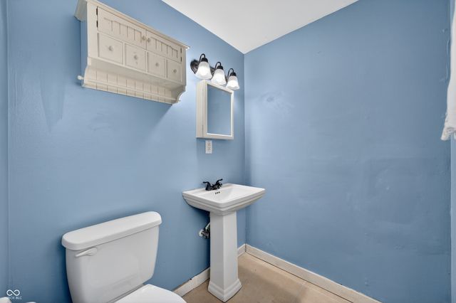 8220 N Greenacres Road, Scipio, IN 47273