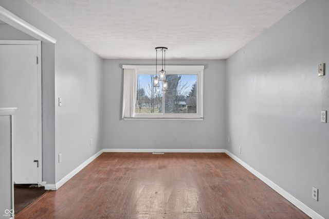 8220 N Greenacres Road, Scipio, IN 47273