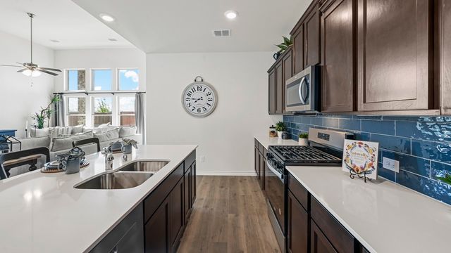 403 Epiphany Lane, Lavon, TX 75166