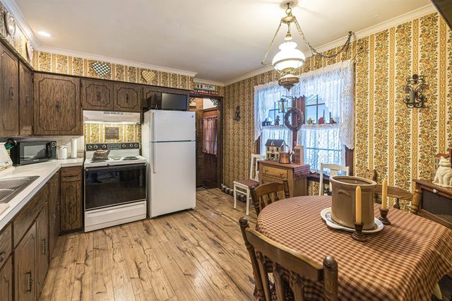 558 YOUNG Road, Erie, PA 16509