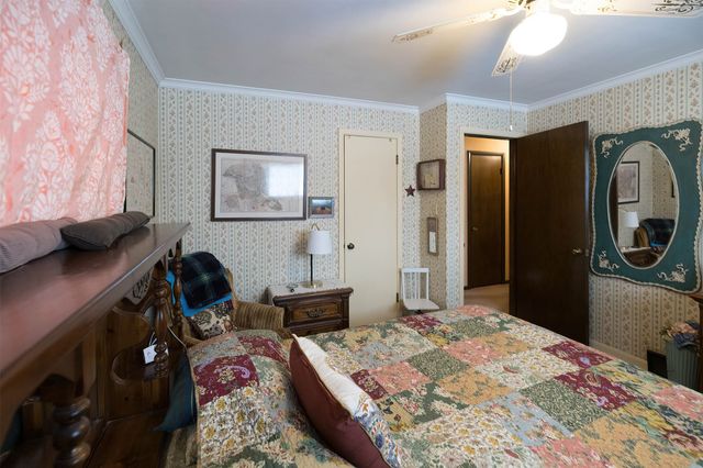 558 YOUNG Road, Erie, PA 16509