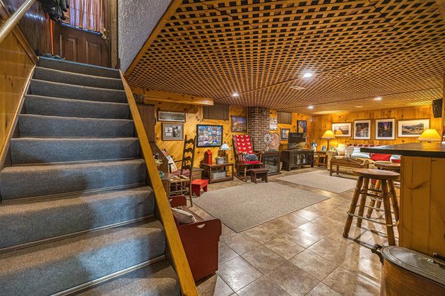 558 YOUNG Road, Erie, PA 16509