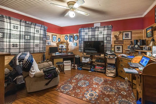 558 YOUNG Road, Erie, PA 16509