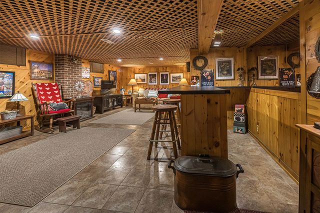 558 YOUNG Road, Erie, PA 16509