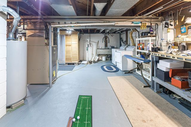 558 YOUNG Road, Erie, PA 16509