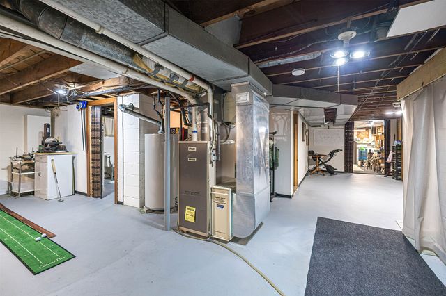 558 YOUNG Road, Erie, PA 16509