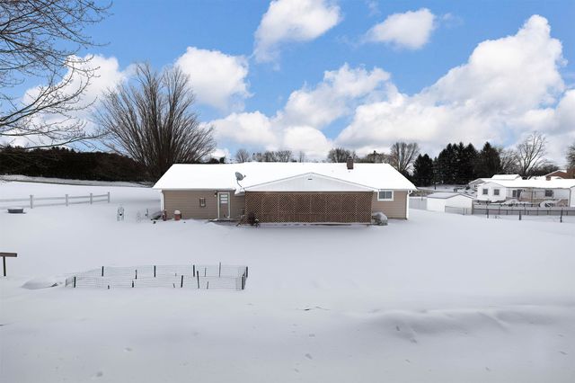 558 YOUNG Road, Erie, PA 16509