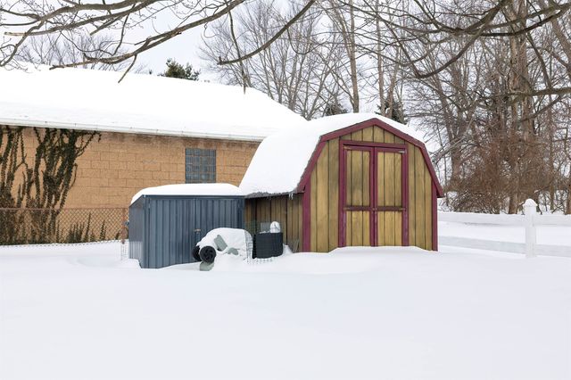 558 YOUNG Road, Erie, PA 16509