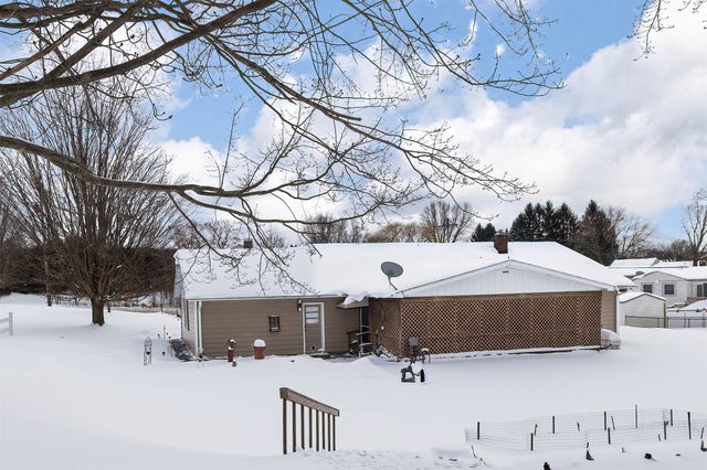 558 YOUNG Road, Erie, PA 16509