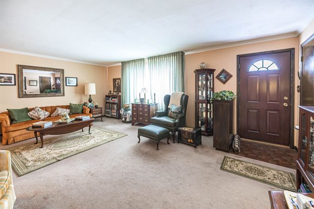 558 YOUNG Road, Erie, PA 16509