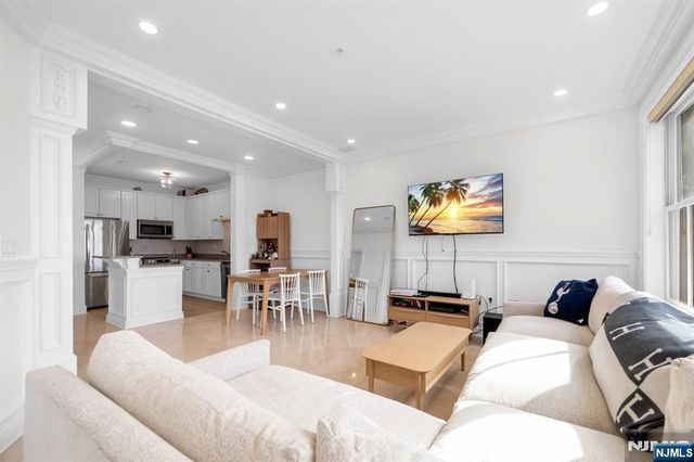 22 Ave At Port Imperial 403, West New York, NJ 07093